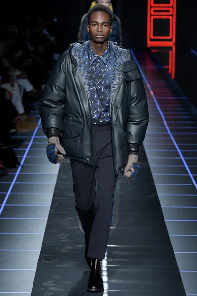 Look 46